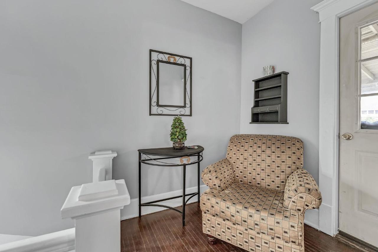 Renovated Main Floor Large 3 Bed House Villa Buffalo Exterior foto